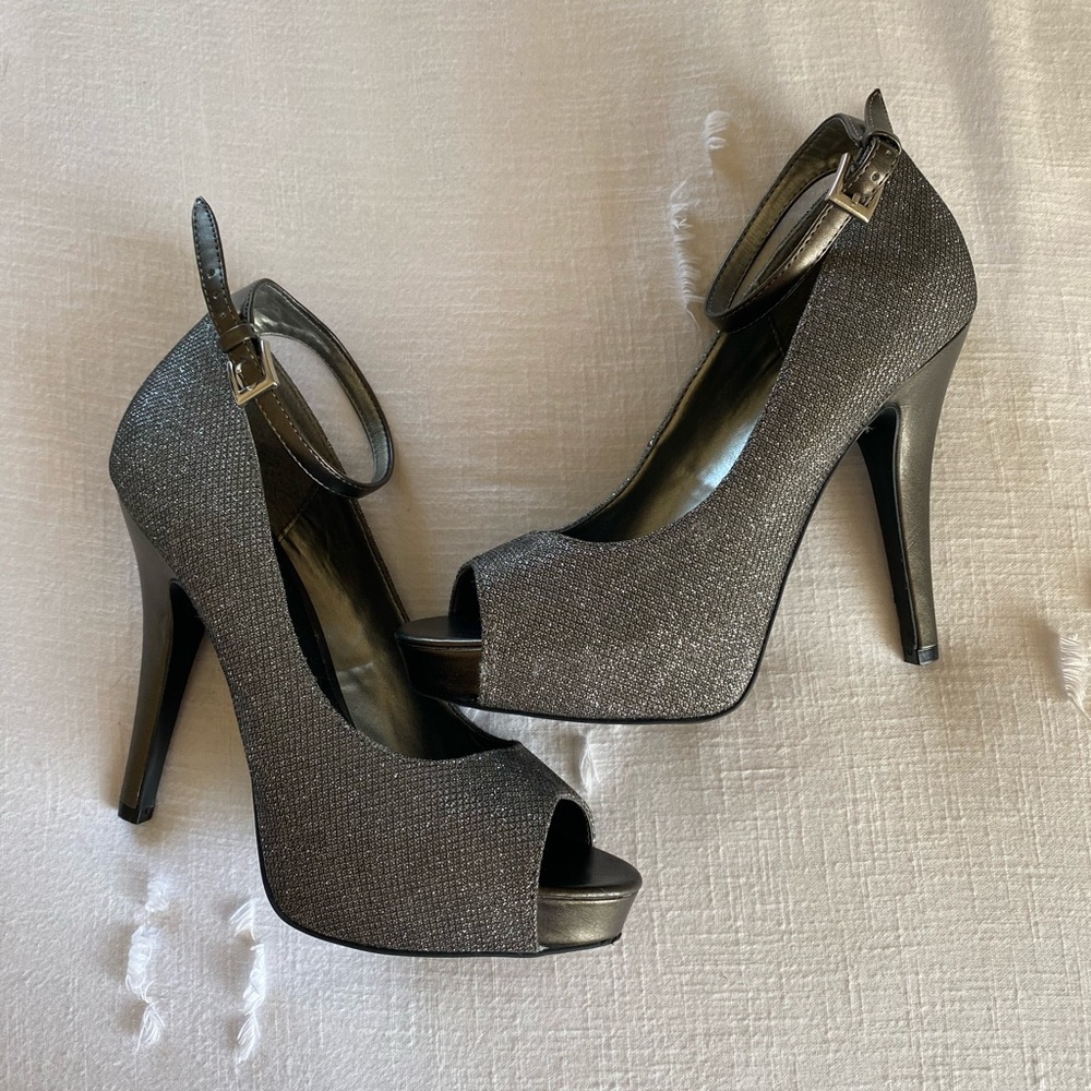 Guess platform grey/black sparkle platform heels
